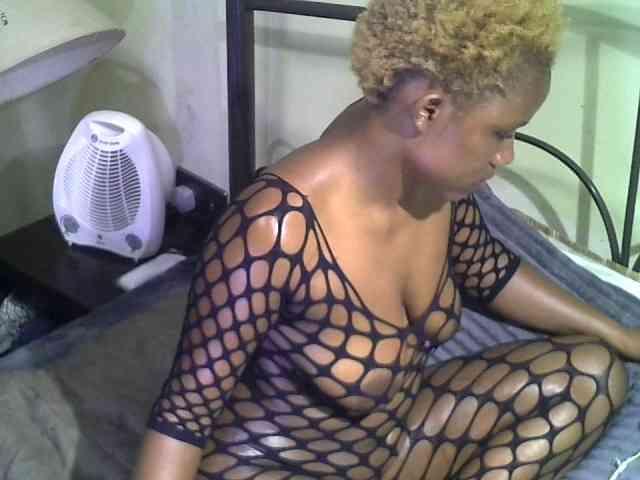 KissMeLuna webcam