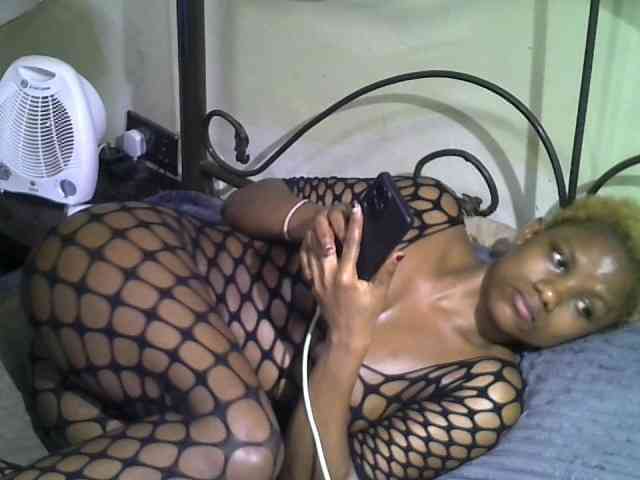 KissMeLuna webcam