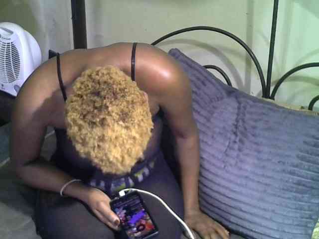 KissMeLuna webcam