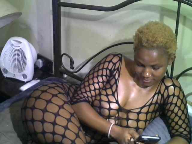 KissMeLuna webcam