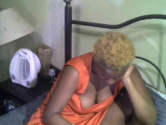 KissMeLuna webcam