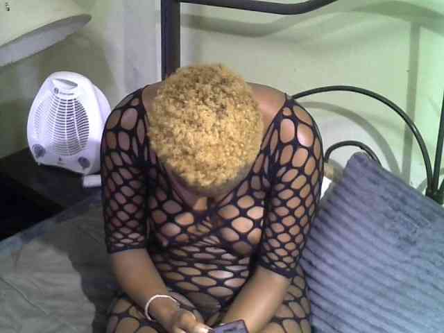 KissMeLuna webcam