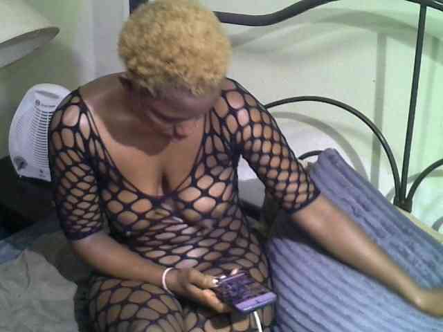 KissMeLuna webcam
