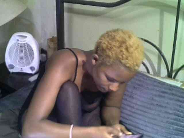 KissMeLuna webcam