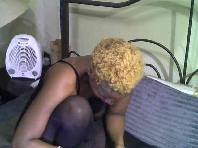KissMeLuna webcam