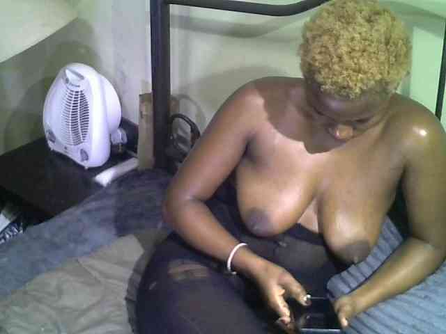 KissMeLuna webcam