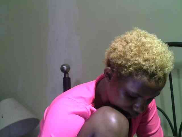 KissMeLuna webcam