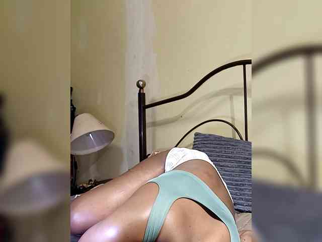 KissMeLuna webcam