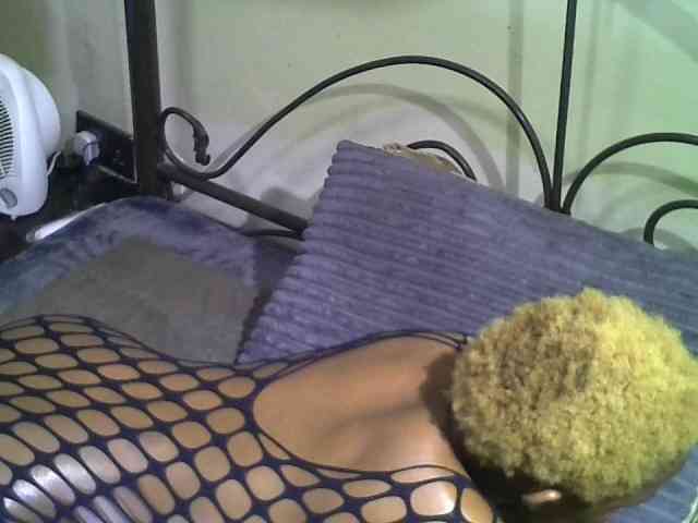 KissMeLuna webcam