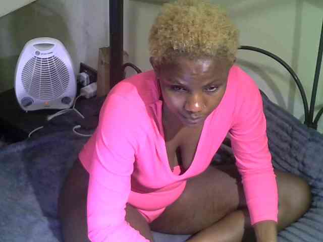 KissMeLuna webcam