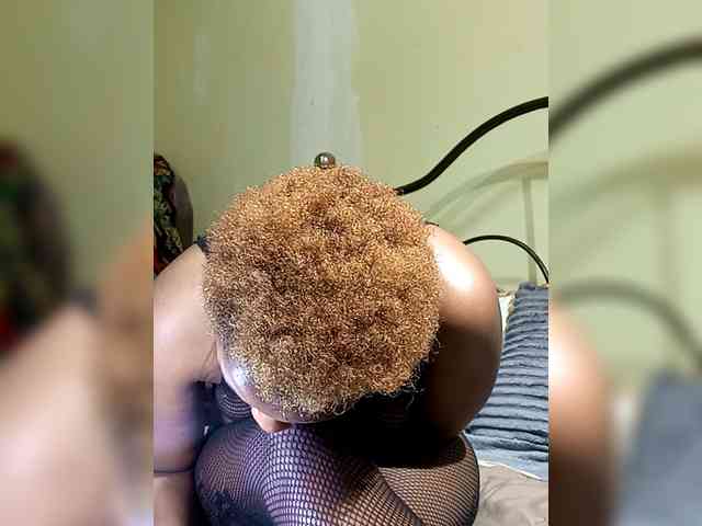 KissMeLuna webcam