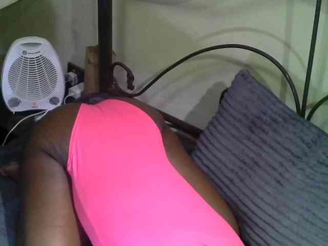 KissMeLuna webcam
