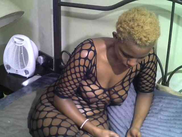 KissMeLuna webcam