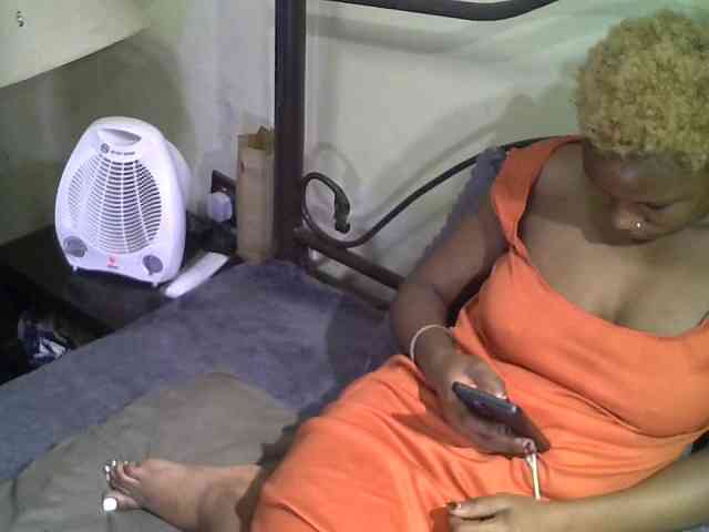 KissMeLuna webcam