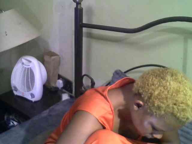 KissMeLuna webcam