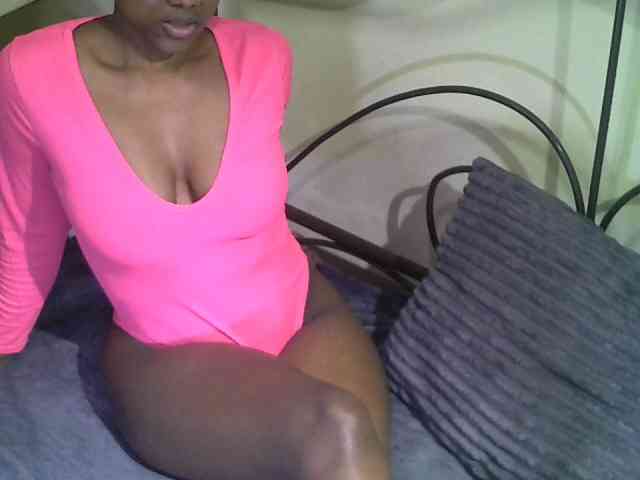 KissMeLuna webcam