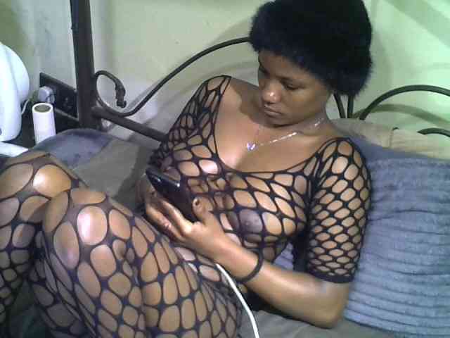 KissMeLuna webcam