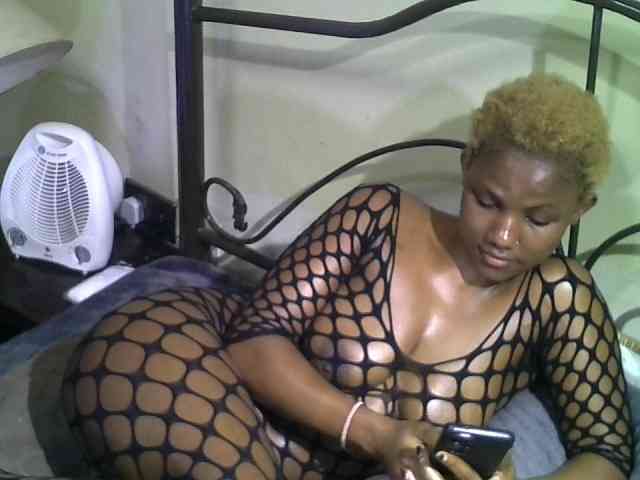 KissMeLuna webcam