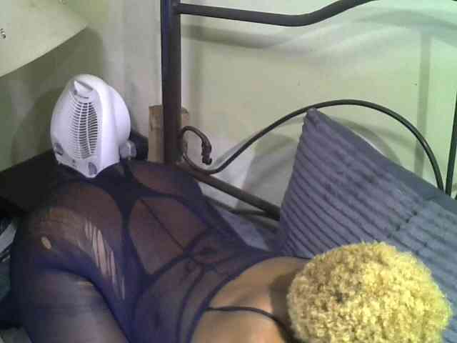 KissMeLuna webcam