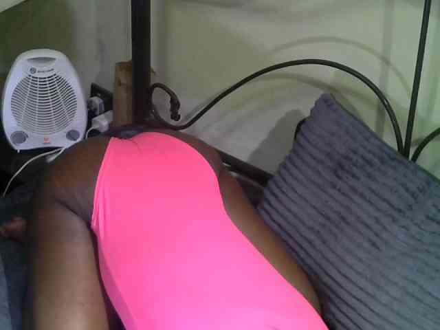 KissMeLuna webcam
