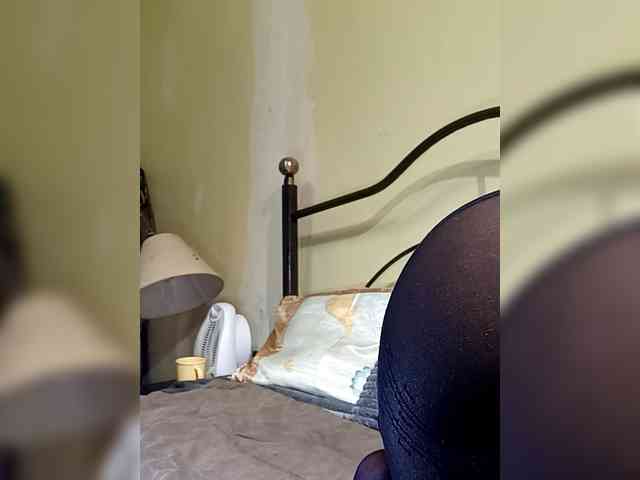 KissMeLuna webcam