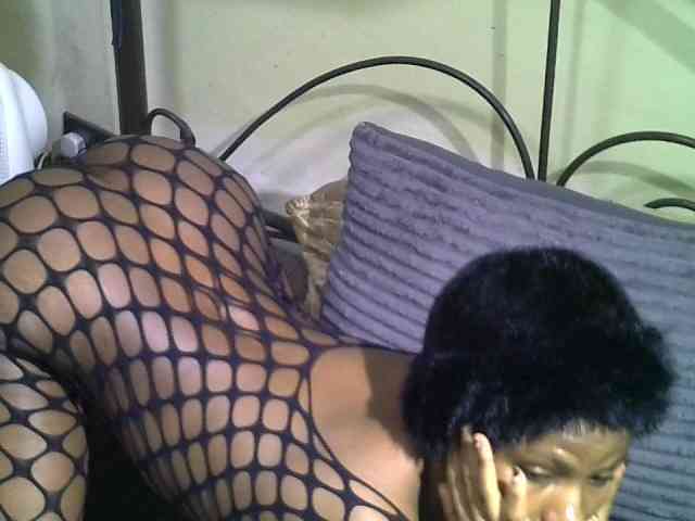 KissMeLuna webcam