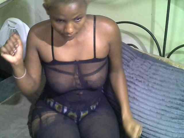 KissMeLuna webcam