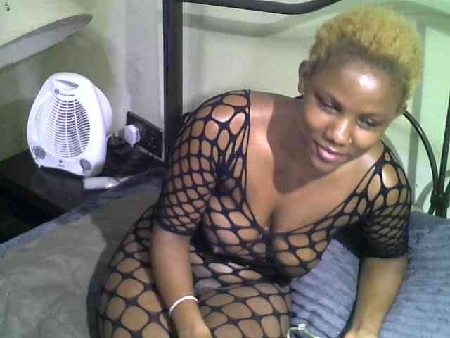 KissMeLuna webcam