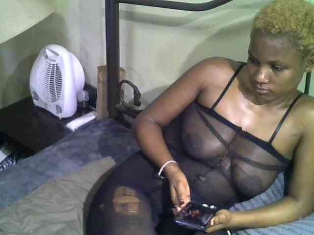 KissMeLuna webcam