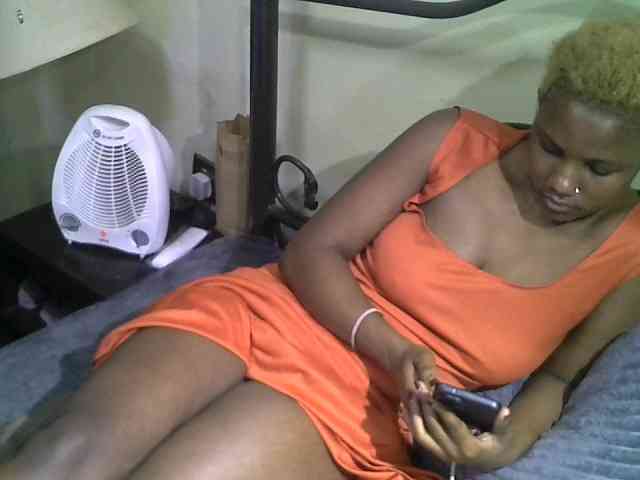 KissMeLuna webcam