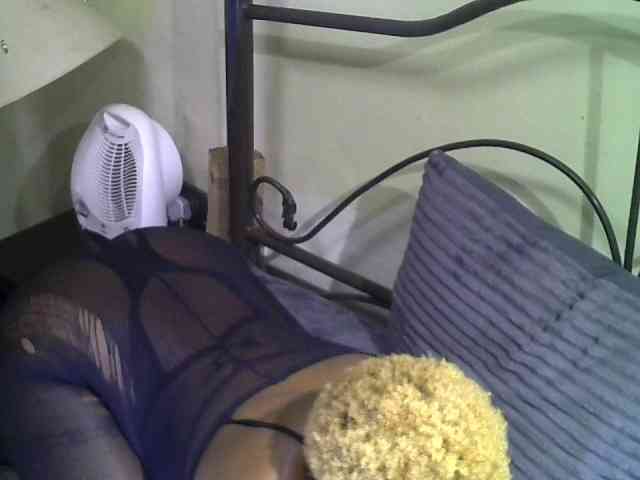 KissMeLuna webcam