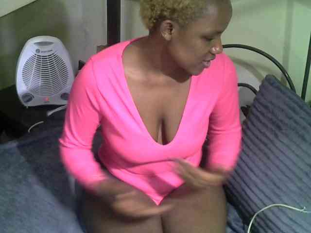 KissMeLuna webcam