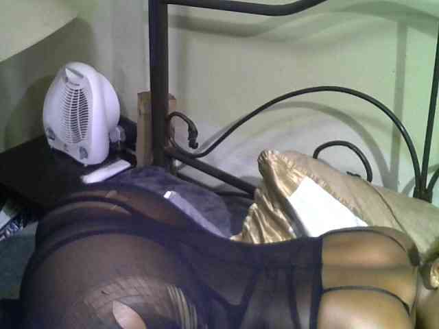 KissMeLuna webcam