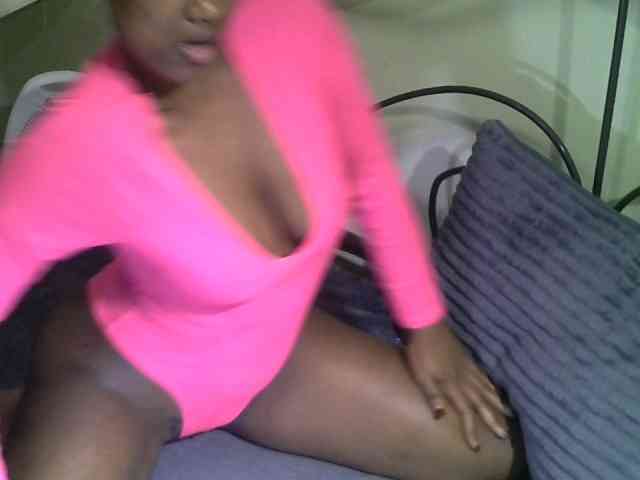 KissMeLuna webcam