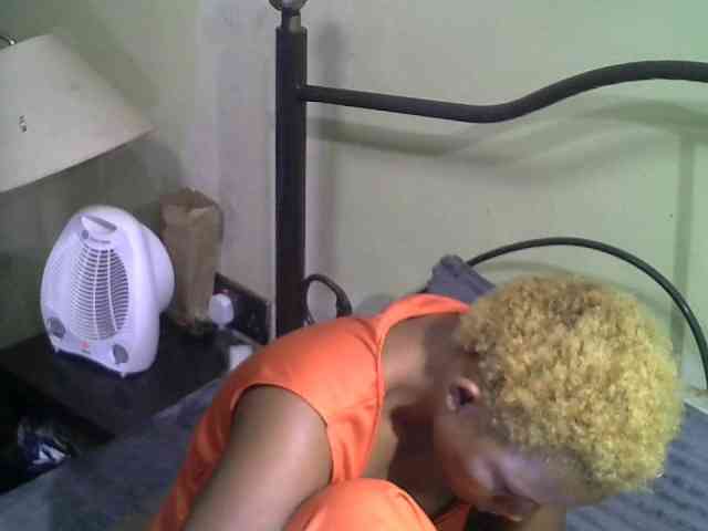 KissMeLuna webcam
