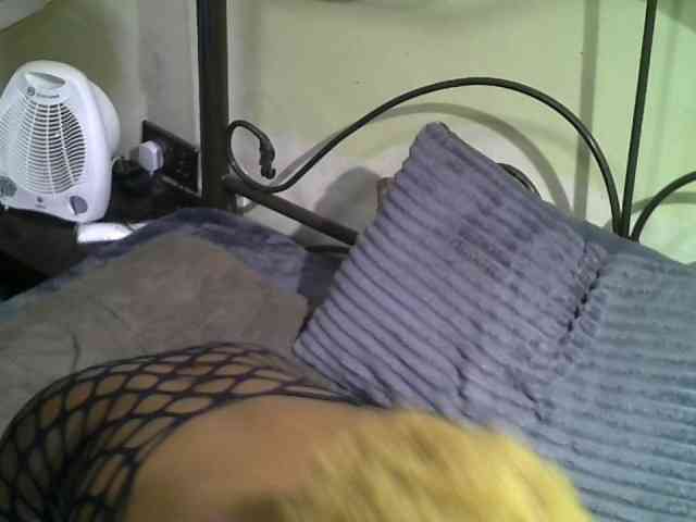 KissMeLuna webcam