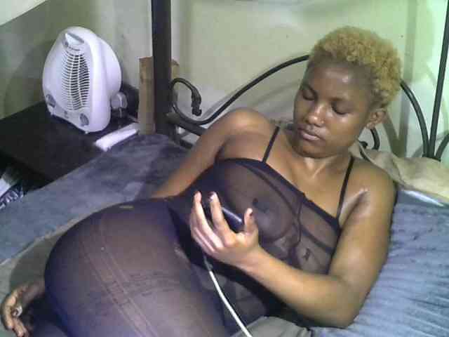 KissMeLuna webcam