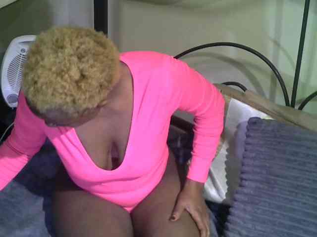 KissMeLuna webcam