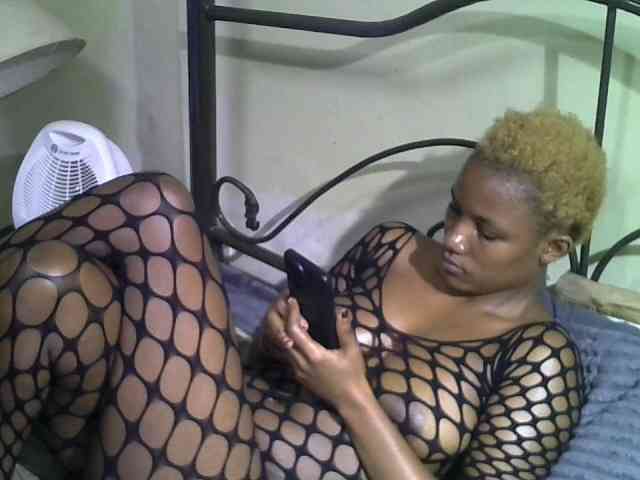 KissMeLuna webcam