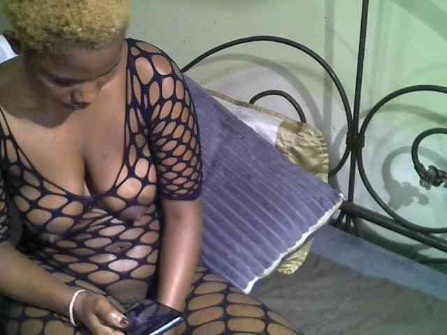 KissMeLuna webcam