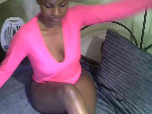 KissMeLuna webcam