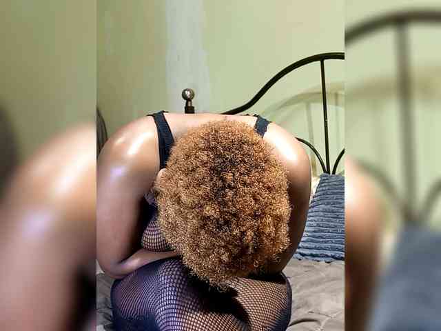 KissMeLuna webcam