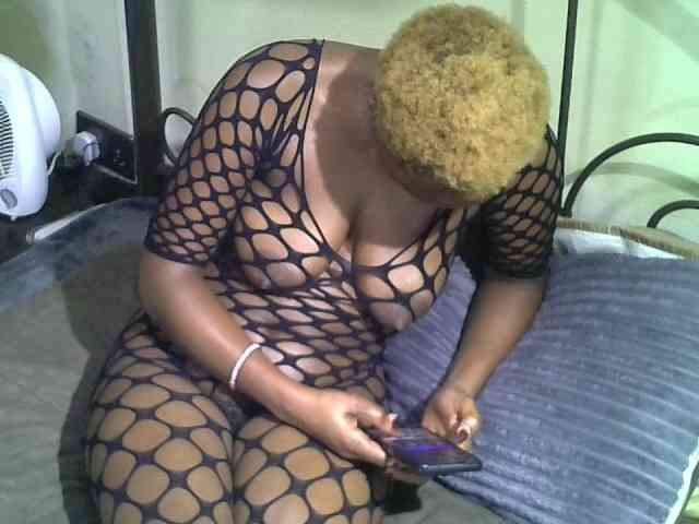 KissMeLuna webcam