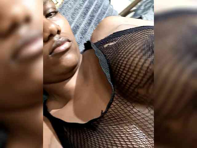 KissMeLuna webcam