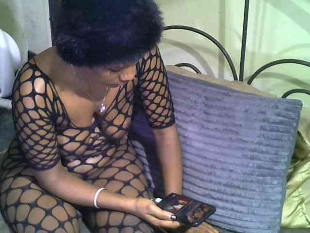 KissMeLuna webcam