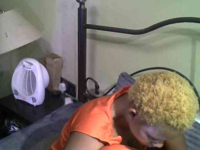 KissMeLuna webcam