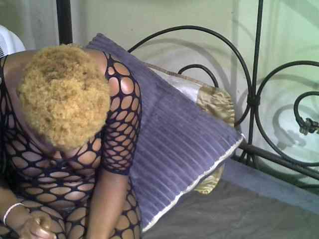 KissMeLuna webcam