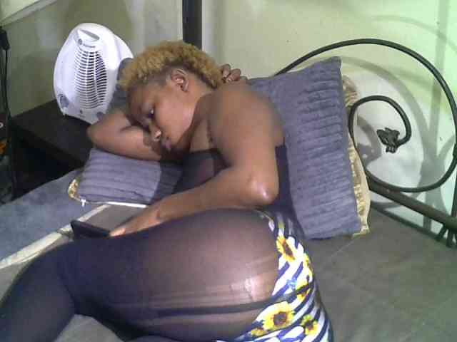 KissMeLuna webcam