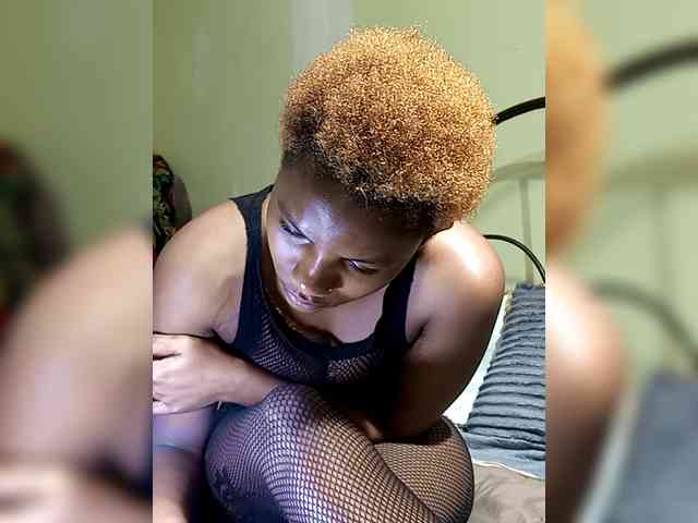 KissMeLuna webcam
