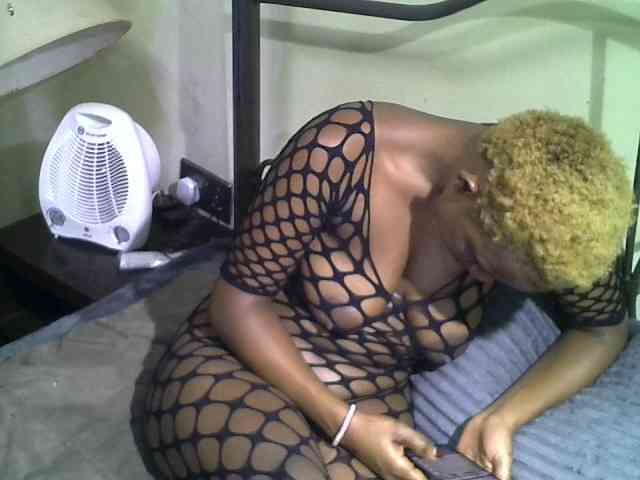 KissMeLuna webcam